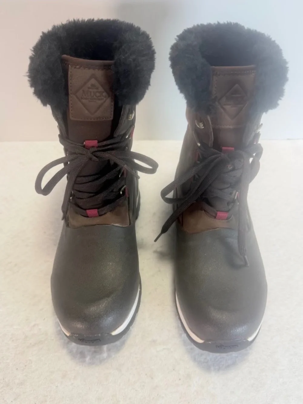 Muck Arctic Ice Lace Boots Womens 9 Waterproof Vibram Arctic Grip NWOT